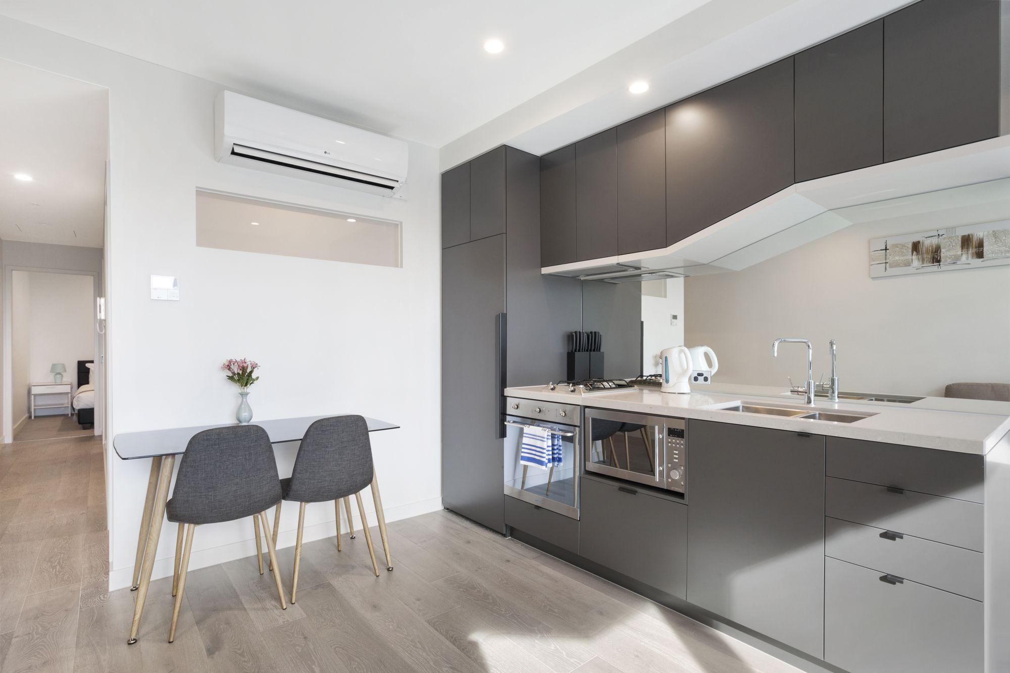 Platinum City Serviced Apartments Melbourne Exterior photo
