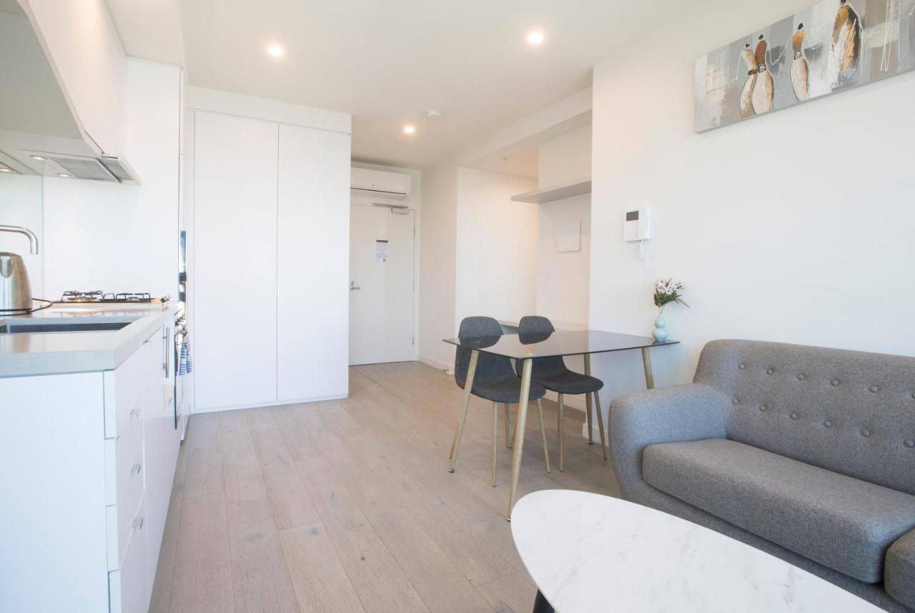 Platinum City Serviced Apartments Melbourne Exterior photo
